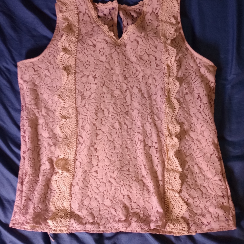Sleeveless lace top sz. 2x